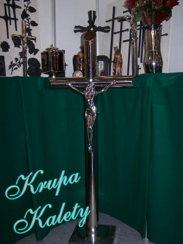 Wyroby ze stali nierdzewnej lub z brązu czarnego oksydowanego.