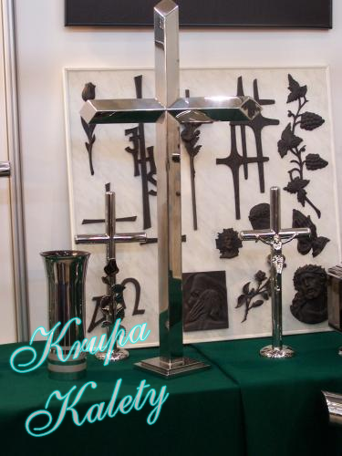 Wyroby ze stali nierdzewnej lub z brązu czarnego oksydowanego.