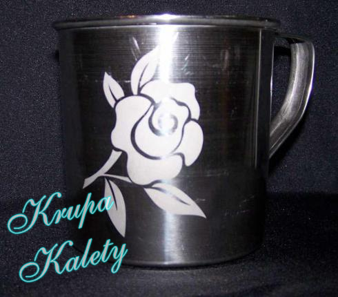 Kubek nierdzewny piaskowany.