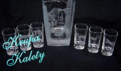 Karafka+kieliszki motywy myśliwskie.