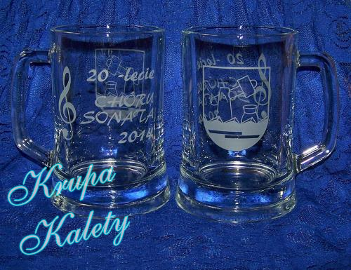 Kufel z piaskowanym grawerem.