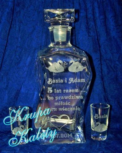 Karafka z kieliszkami do wódki - grawerowane.